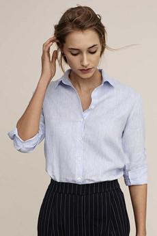 Blouse Elm Lichtblauw via Shop Like You Give a Damn
