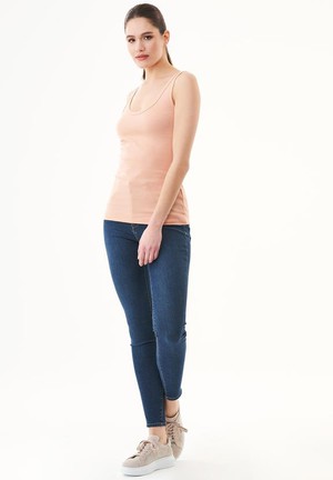 Top Basic Ribbed Licht Oranje from Shop Like You Give a Damn