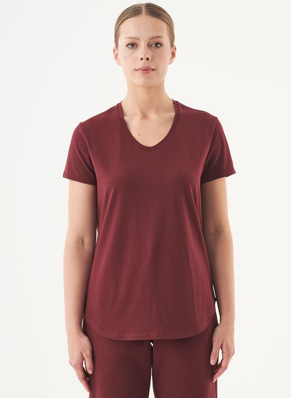 T-Shirt V-Hals Tuba Bordeaux from Shop Like You Give a Damn