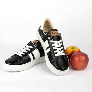 Sneakers Ames Barky Zwart from Shop Like You Give a Damn