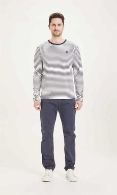 Chinobroek Regular Chuck Pan Donkerblauw via Shop Like You Give a Damn