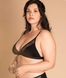 Bralette Savannah Zwart via Shop Like You Give a Damn
