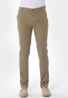 Chinobroek Olijfgroen via Shop Like You Give a Damn