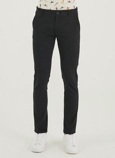 Chino's Biologisch Katoen Zwart via Shop Like You Give a Damn