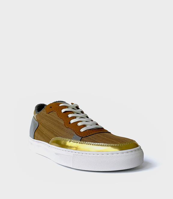 Sneakers Wood Bruin Goud from Shop Like You Give a Damn