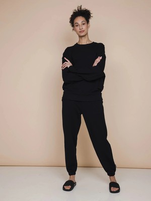 Slow Black Sweater en Broek set Unisex from SNURK