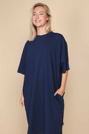 Slow Navy Relaxed Tee Dress Dames from SNURK