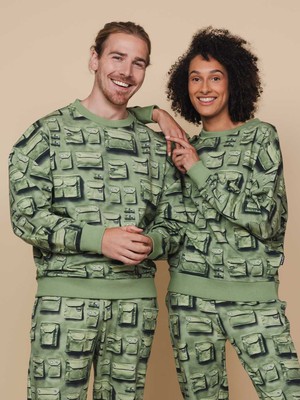 In The Pocket Sweater Unisex from SNURK