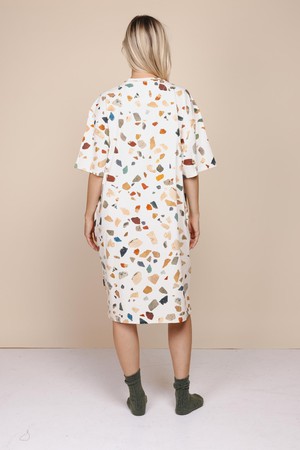 Terrazzo Relaxed Tee Dress Dames from SNURK