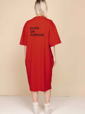 Slow Red Relaxed Tee Dress Dames from SNURK