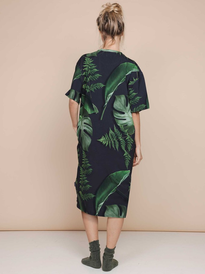 Dark Forest Relaxed Tee Dress Dames from SNURK