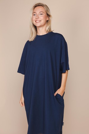 Slow Navy Relaxed Tee Dress Dames from SNURK