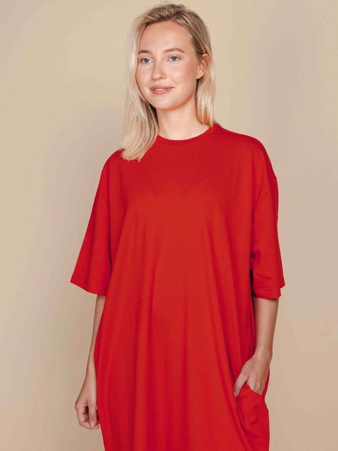 Slow Red Relaxed Tee Dress Dames from SNURK