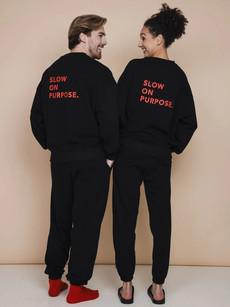 Slow Black Sweater en Broek set Unisex via SNURK