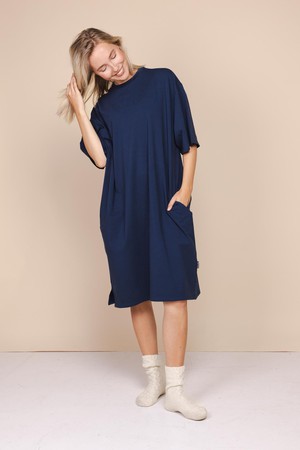 Slow Navy Relaxed Tee Dress Dames from SNURK