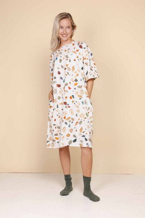 Terrazzo Relaxed Tee Dress Dames from SNURK