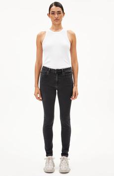 Tillaa skinny jeans true black washed via Sophie Stone