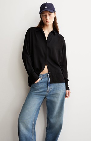 Larisaana longsleeve blouse black from Sophie Stone