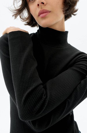 Aine hemp top zwart from Sophie Stone