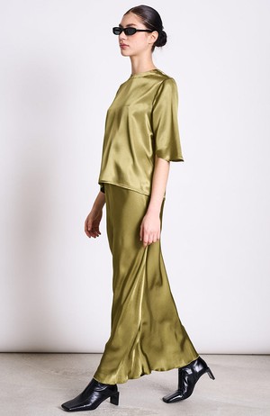 Silky Namora shirt woody olive from Sophie Stone