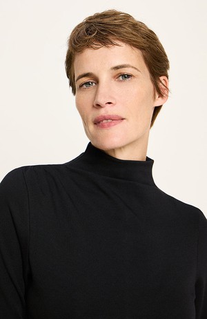 Coltrui zwart from Sophie Stone