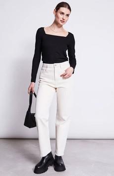 Fria top zwart via Sophie Stone