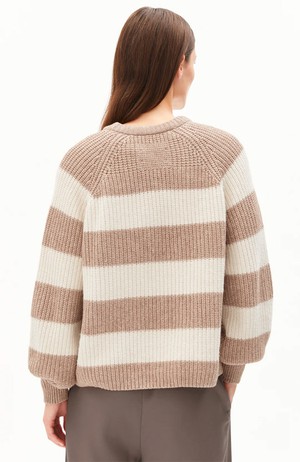 Kaagi trui striped camel from Sophie Stone