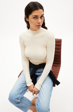 Alaania top oatmilk from Sophie Stone