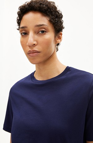 Lualaa t-shirt tinted navy from Sophie Stone