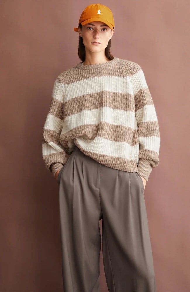 Kaagi trui striped camel from Sophie Stone