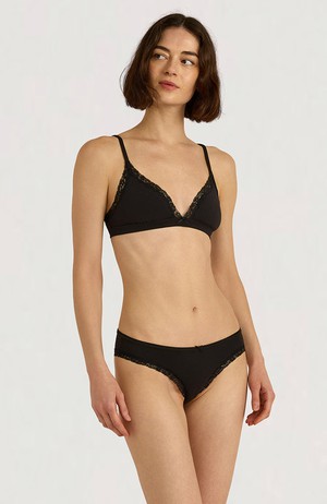 Flex Lace triangle bralette zwart from Sophie Stone