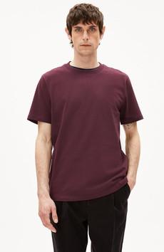 Maarkos t-shirt dark cranberry via Sophie Stone