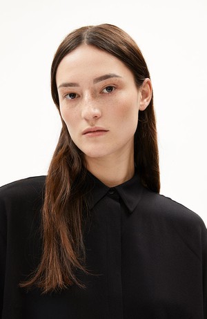 Larisaana longsleeve blouse black from Sophie Stone