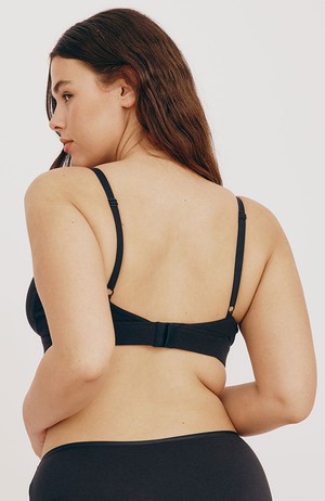 Core triangle bralette zwart from Sophie Stone