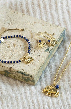 Generous oorbellen Lapis Lazuli olifant from Sophie Stone