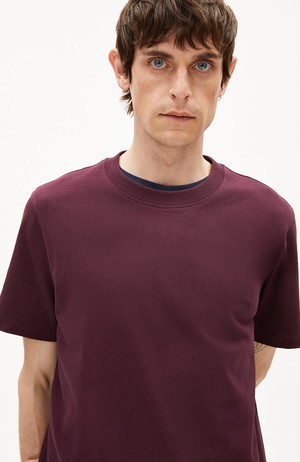 Maarkos t-shirt dark cranberry from Sophie Stone