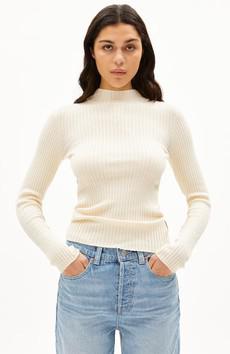 Alaania top oatmilk via Sophie Stone