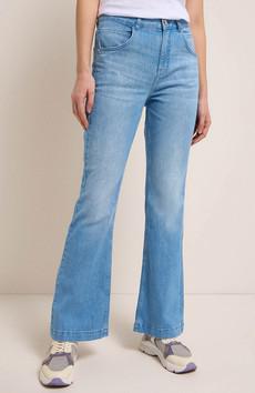 Flared jeans light blue via Sophie Stone