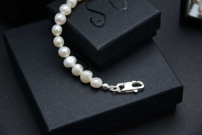 THE ULTIMATE PEARL NECKLACE from squïd studios