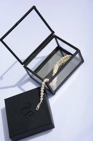 THE SQUIGGLY PEARL BRACELET from squïd studios