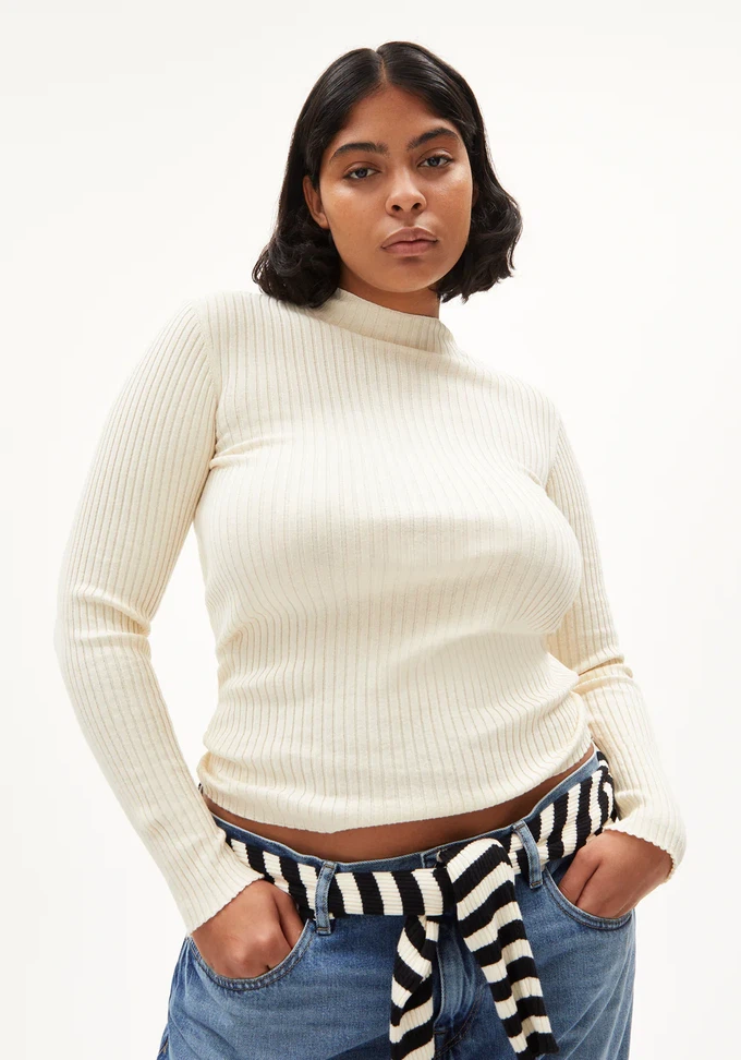 Pullover Alaania Knit Oatmilk from The Blind Spot Pullover Alaania Knit Oatmilk from The Blind Spot