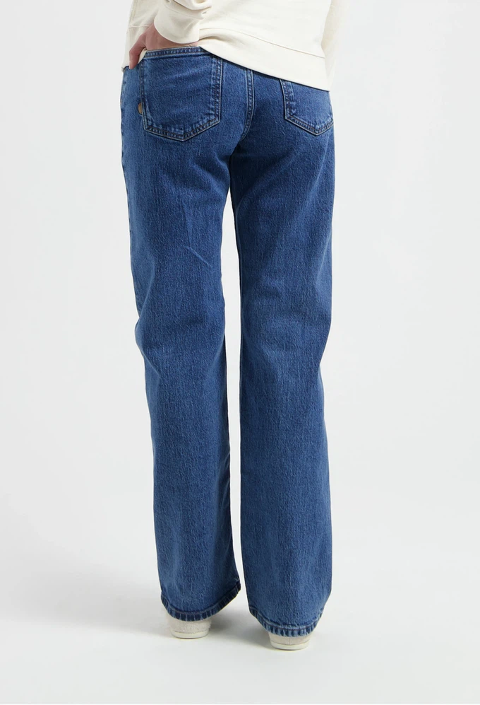MUD Jeans | Carry Mid Straight | Stone Vintage from The Blind Spot MUD Jeans | Carry Mid Straight | Stone Vintage from The Blind Spot