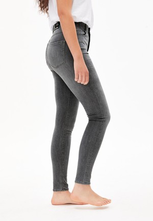 Ingaa Jeans | High Waist Skinny | Moon Grey from The Blind Spot