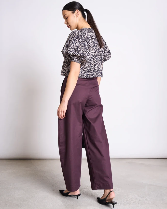Broek Cotton Barrel Pants Yauri Cherry Lacquer from The Blind Spot