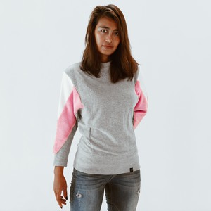 Sweatshirt - AMY - gemaakt van 4 verschillende gerecyclede stoffen - wit, donker roze, grijs from The Driftwood Tales
