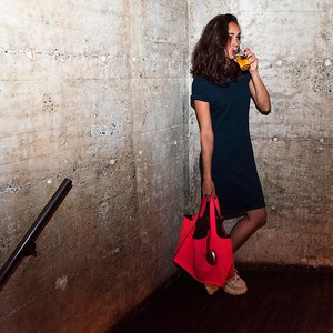 Jurk - gerecyclede sweatshirt stof - donkerblauw from The Driftwood Tales