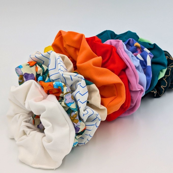 Uni-Colour Organic Cotton Scrunchies from TIZZ & TONIC