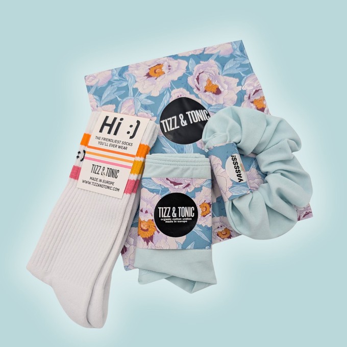 The Baby Blue Hipster Starter Kit  from TIZZ & TONIC