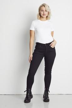 Jet Black High Waisted Jean via TRi COLOUR FEDERATiON