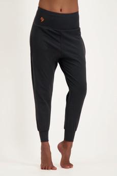 Bhumi Yoga Broek – Urban Black van Urban Goddess